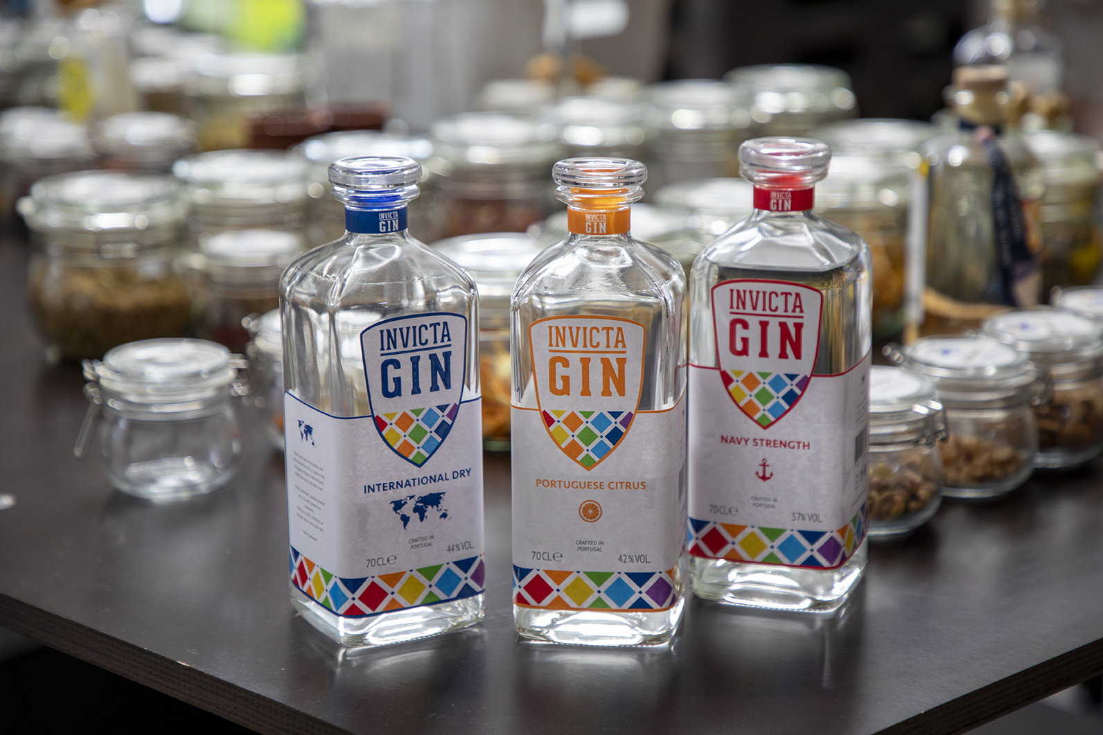 Invicta Gin: Alquimia na Praça da Corujeira