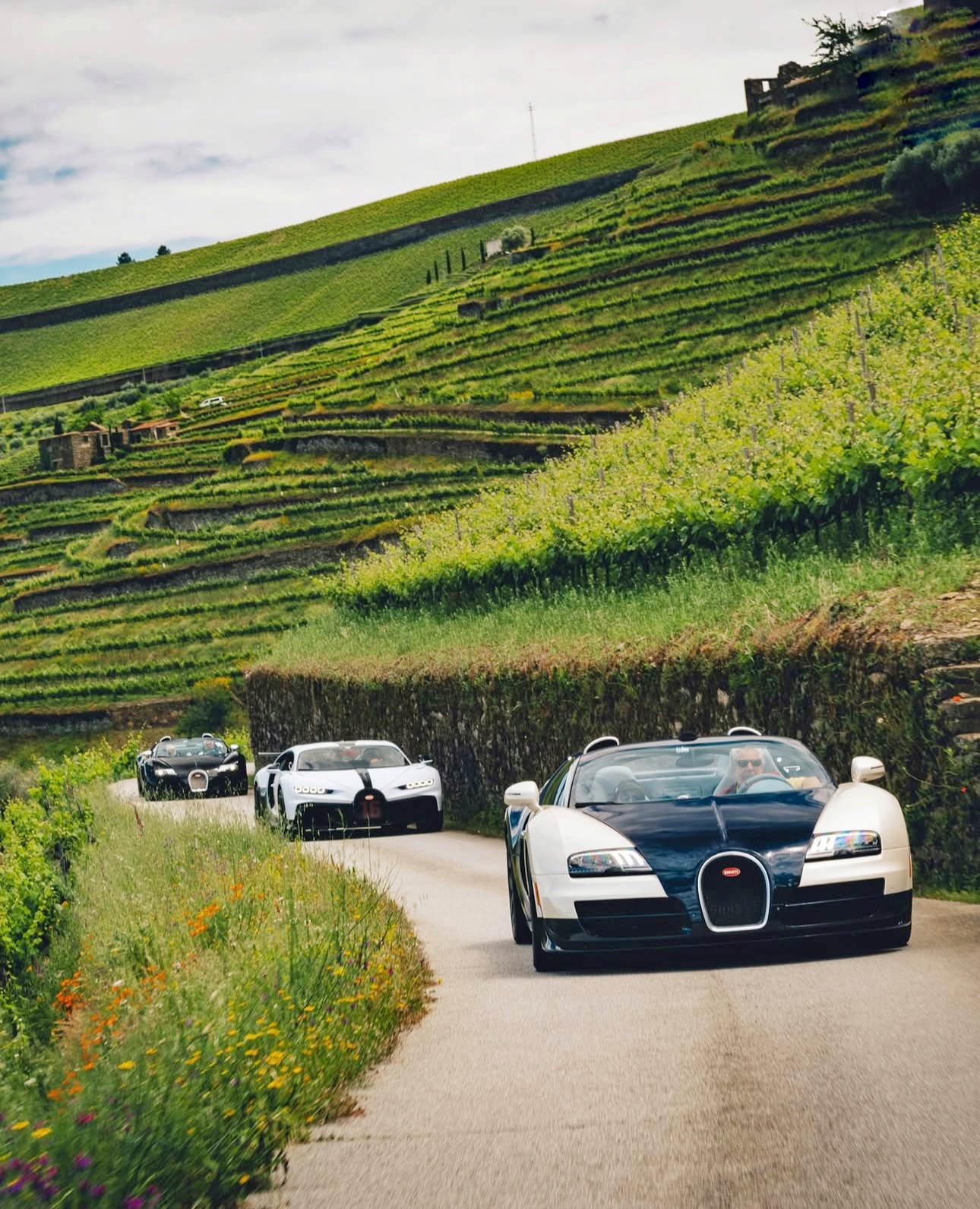 BUGATTI Grand Tour Portugal: Performance, elegância e paisagem ao mais alto nível