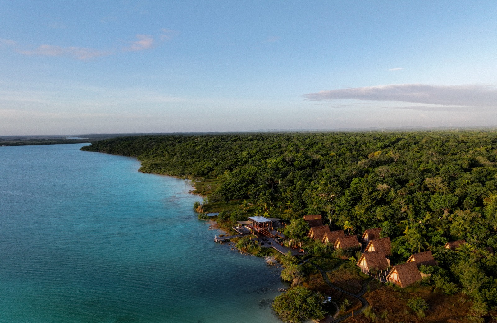 Bacalar, as sete sombras de azul